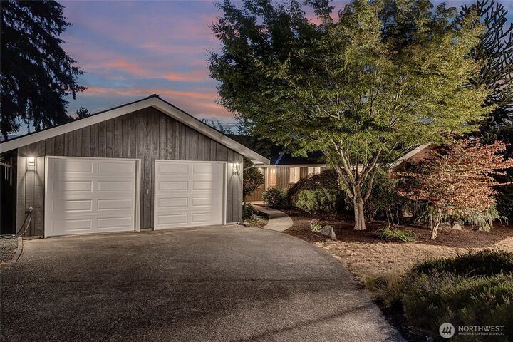 Property Photo:  15629  62nd Place NE  WA 98028 