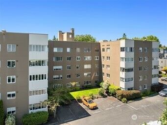 Property Photo: 1800 Taylor Avenue N 1 WA 98109