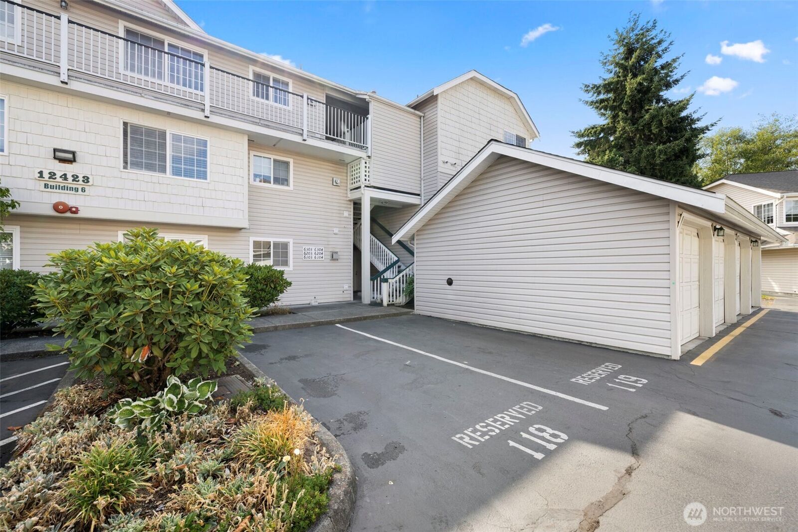 Property Photo:  12423  4th Avenue W 6303  WA 98204 