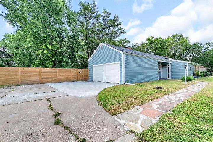 Property Photo: 1340 N Yale Ave KS 67208