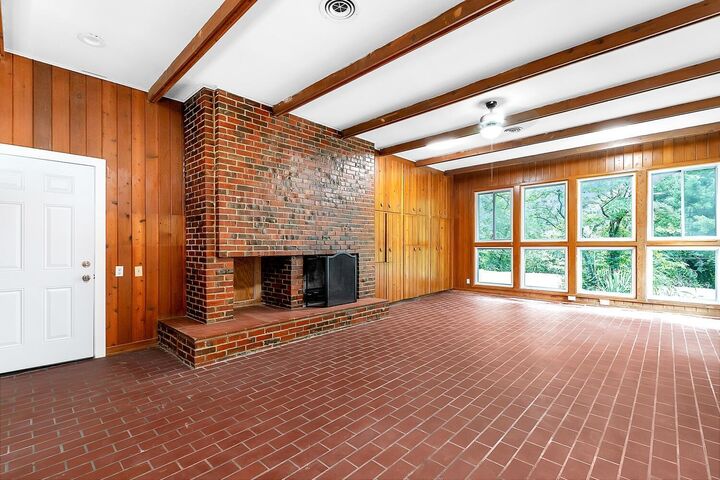 Property Photo: 1340 N Yale Ave KS 67208