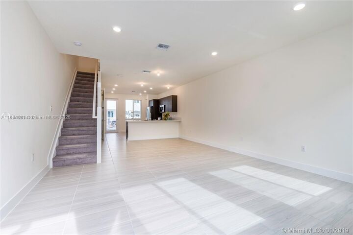 Property Photo:  10226 NW 64th Ter 105  FL 33178 