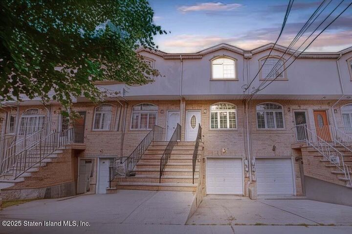 Property Photo:  285 Nicholas Avenue  NY 10302 