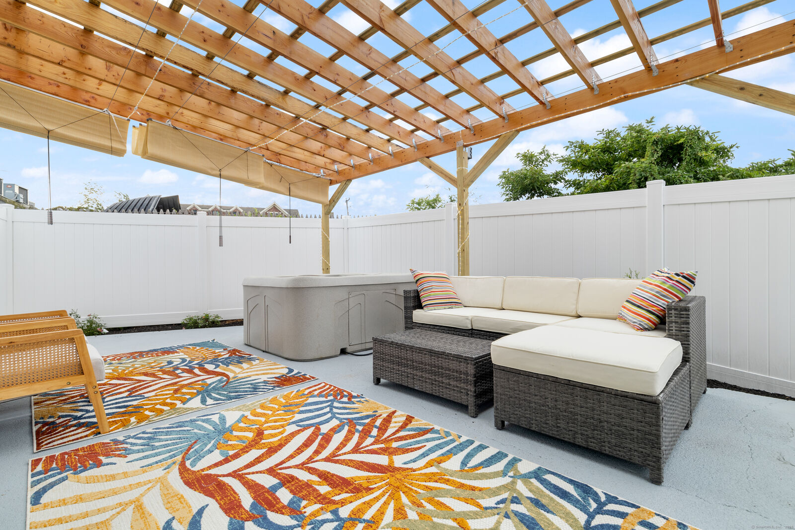 Property Photo:  725 Boston Post Road  CT 06475 