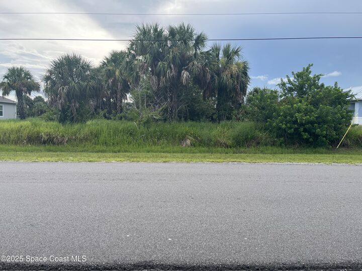 Property Photo:  2112 Madden Avenue SW  FL 32908 