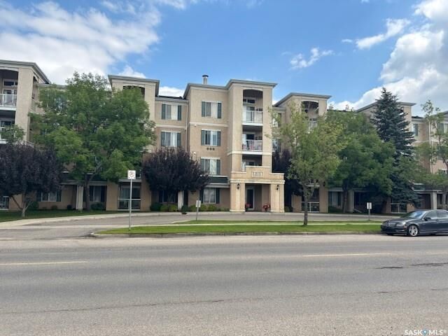 Property Photo:  215 Lowe Road 301  SK S7S 1N1 