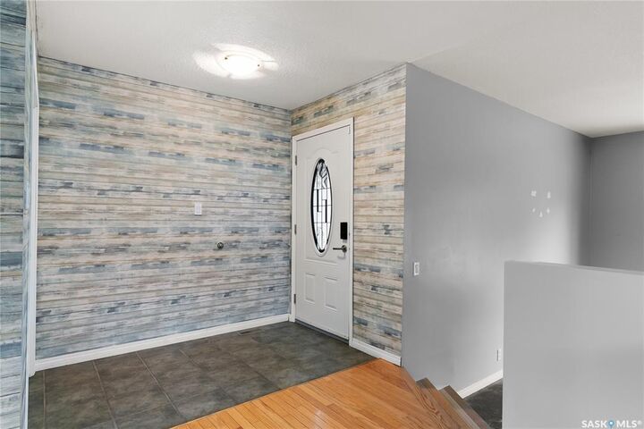 Property Photo:  233 6th Street  SK S0G 3L0 