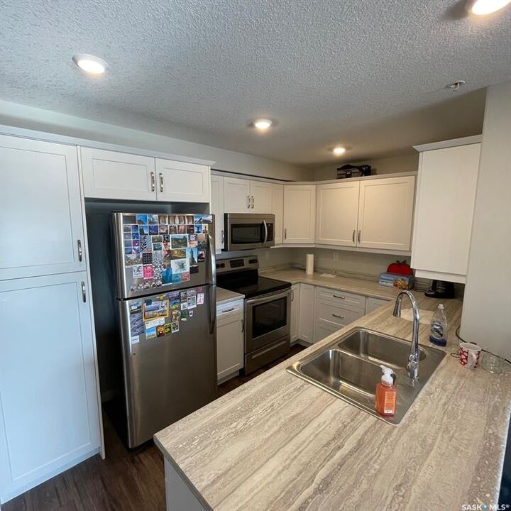 Property Photo:  106 Willis Crescent 3202  SK S7T 0T1 