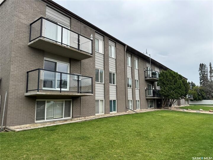 2 Summers Place 17  Saskatoon SK S7H 3W4 photo