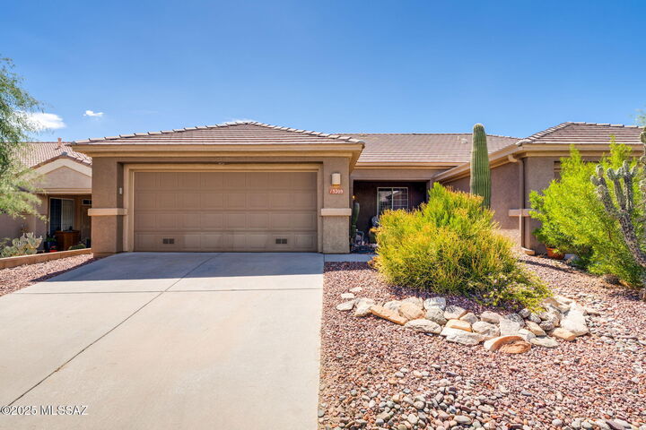 Property Photo: 13209 N Silver Cholla Place AZ 85658