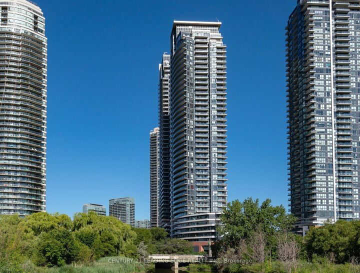 Photo de la propriété: 2212 Lake Shore Boulevard W 811 ON M8V 0C2