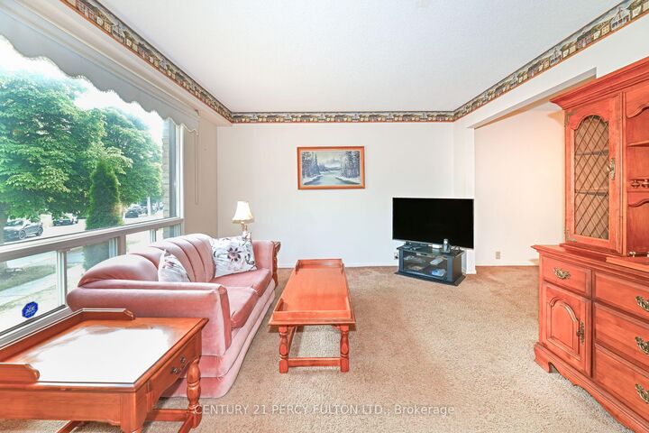 Photo de la propriété:  74 John Stoner Drive  ON M1B 3A3 