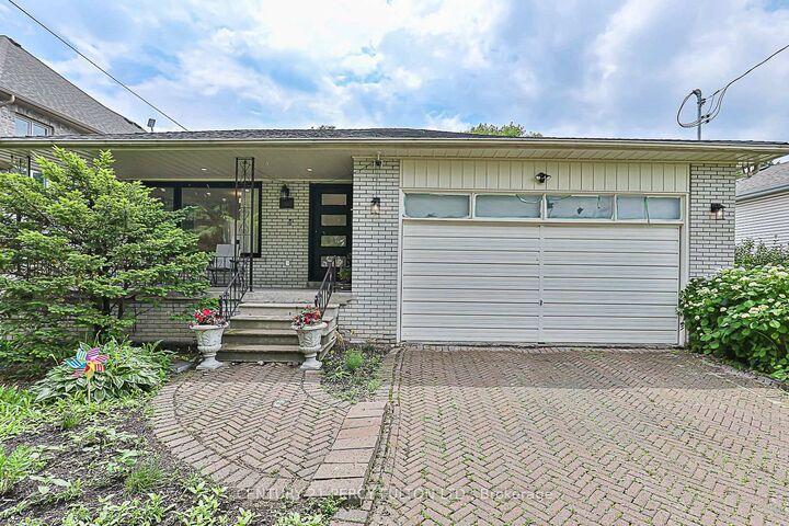 Property Photo:  168 Ruggles Avenue  ON L4C 1Y4 