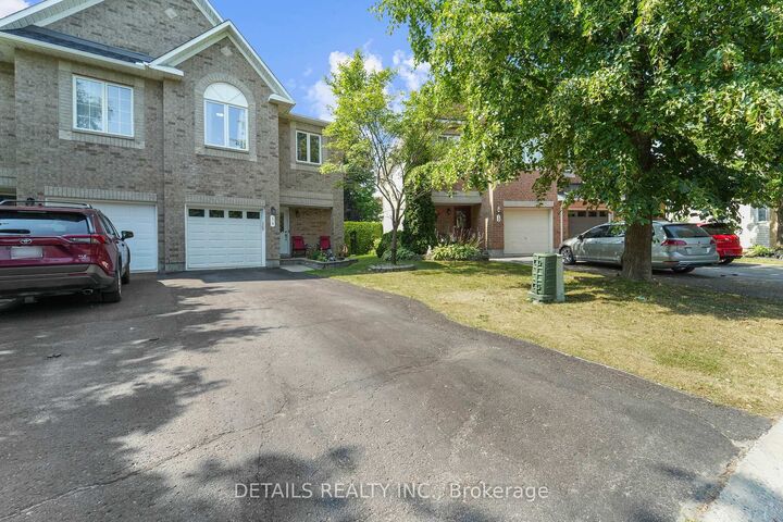 Property Photo:  14 McPeake Place  ON K2K 3K4 