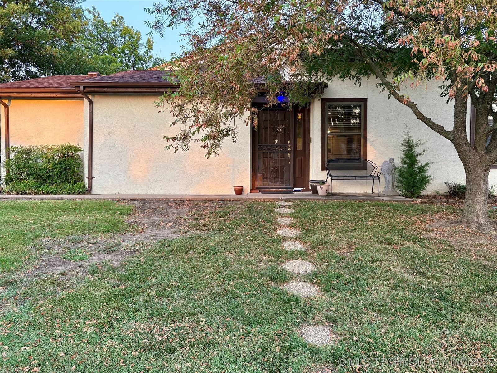 Property Photo: 13512 E 30th Street A OK 74134