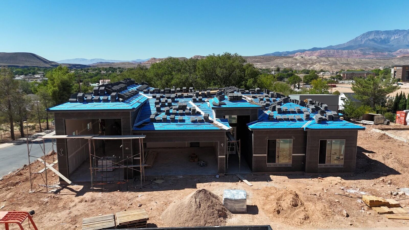 Property Photo:  403 N 200 E  UT 84745 