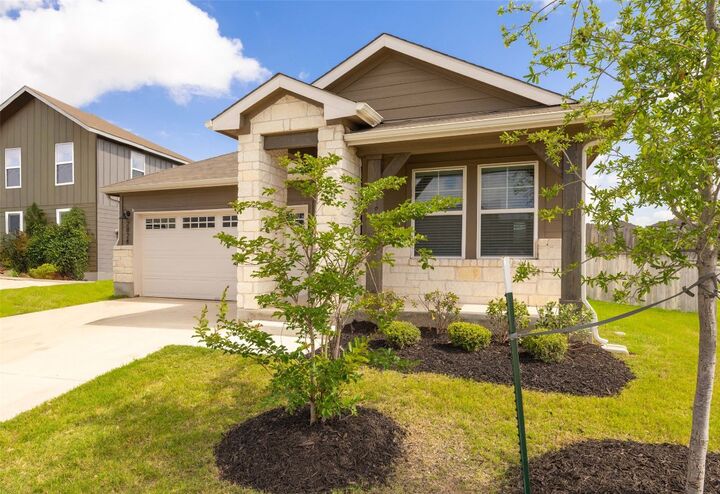Property Photo:  2824 Smokehouse Trail  TX 78665 