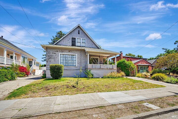 Property Photo:  750 Slater Street  CA 95404 