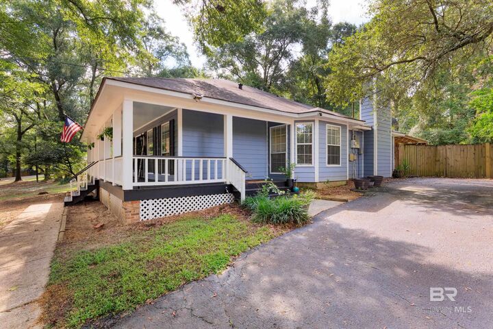 Property Photo:  8011 Suzanne Way  AL 36695 