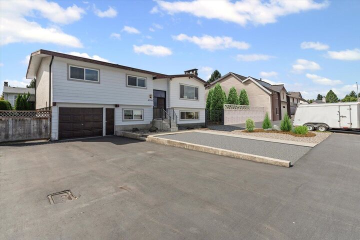 Photo de la propriété:  45500 Concord Avenue  BC V2R 2N7 