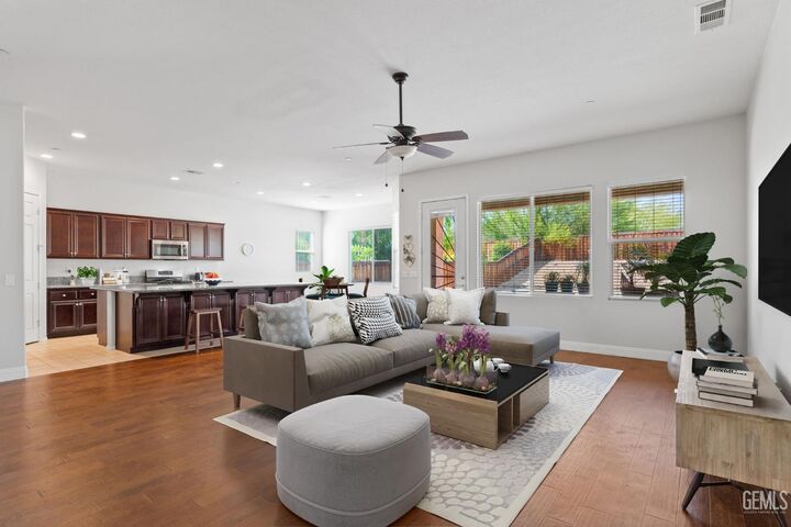 9904 Toscana Drive  Bakersfield CA 93306 photo