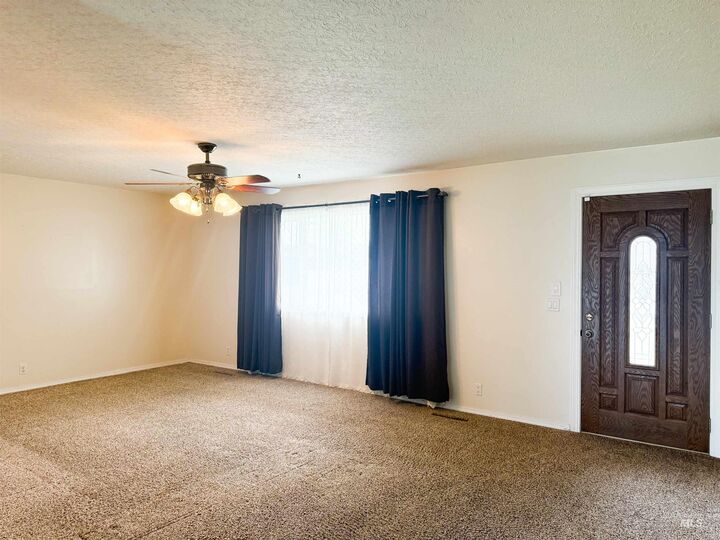 Property Photo: 300 Dennis Dr. ID 83318