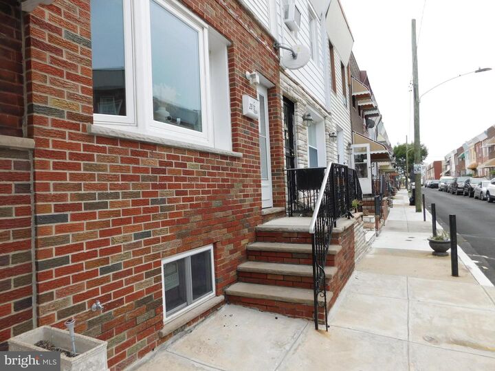Property Photo: 2513 S Darien Street PA 19148