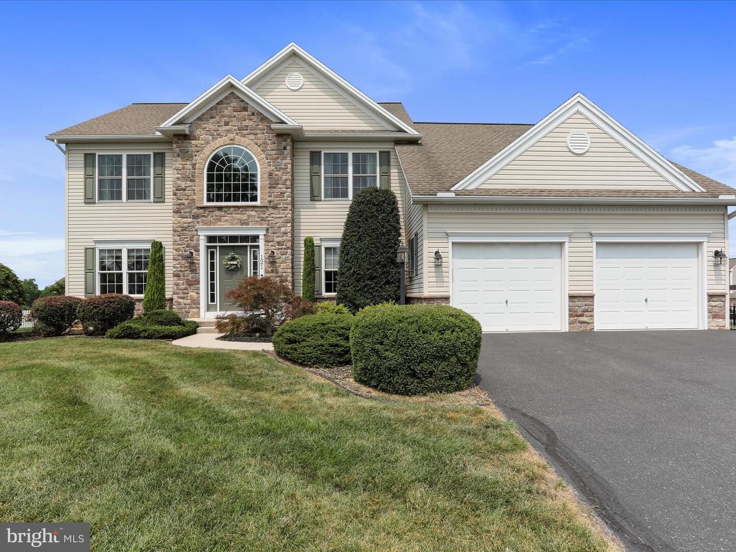 Property Photo: 121 Creekwood Drive PA 17225