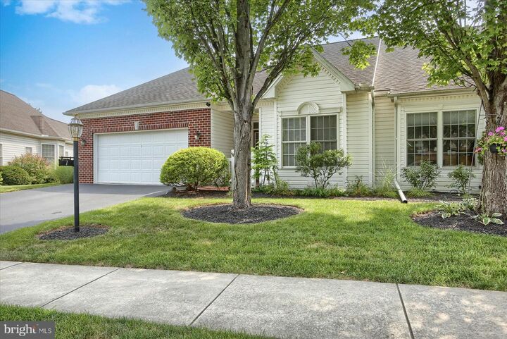 Property Photo: 7 Tuscany Court PA 17011