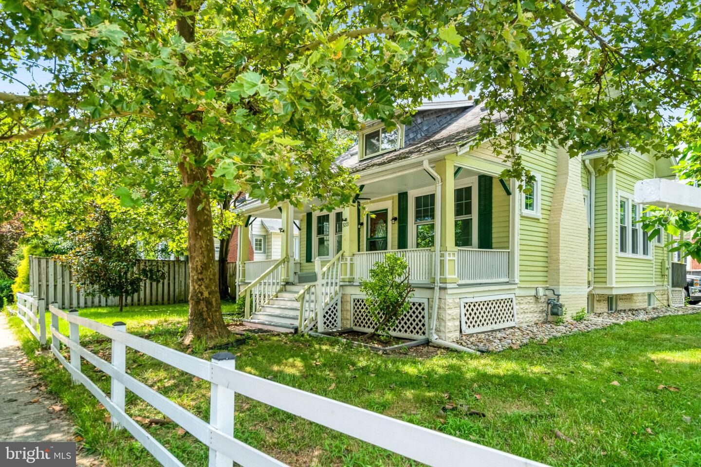 Property Photo:  3201 N Pershing Drive  VA 22201 
