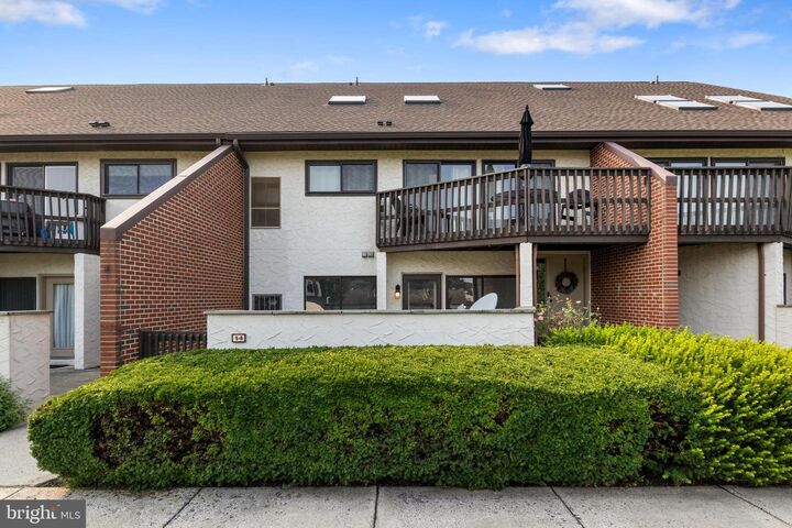 680 Geneva Drive 14  Mechanicsburg PA 17055 photo