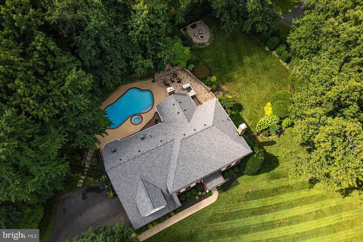 Property Photo: 12178 Brecknock Street VA 22124