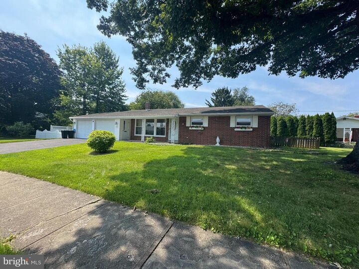 1118 Apple Drive  Mechanicsburg PA 17055 photo