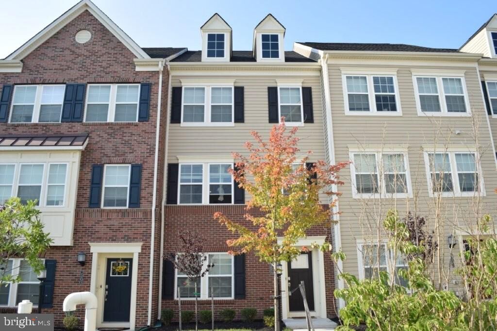 Property Photo:  7505 Ledgers Way  MD 21076 