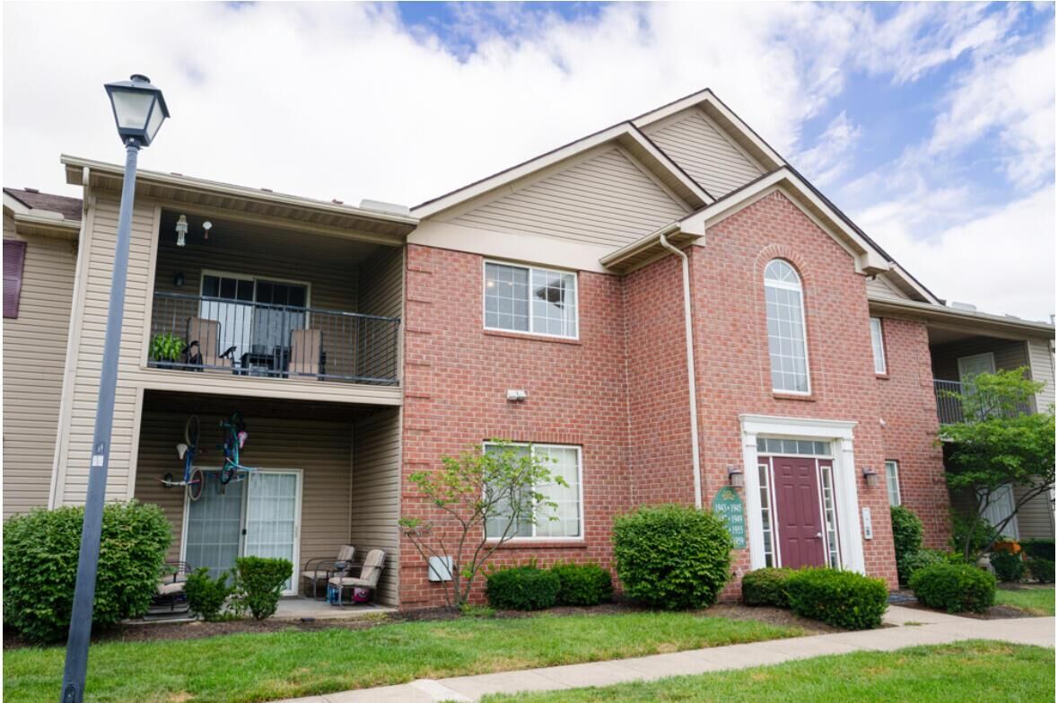 Property Photo:  1959 Fortstone Lane  OH 43228 