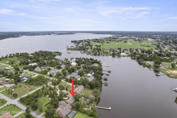 Property Photo:  707 E 5th Street  FL 32444 