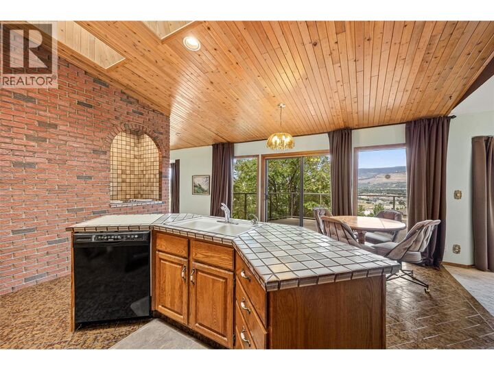 Photo de la propriété: 975 Monashee Place BC V1V 1J5