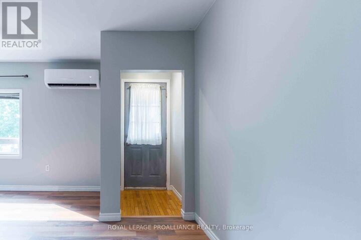 Property Photo:  24 Weeks Avenue  ON K8V 1X5 