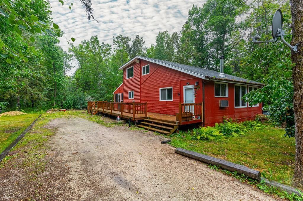 Property Photo: 40 John Boulevard MB R0E 0B0