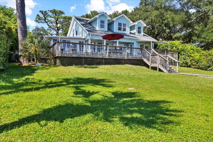Property Photo: 1559 W Highway 98 FL 32569