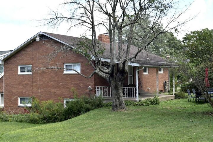Property Photo: 4324 Sunset Boulevard PA 16504