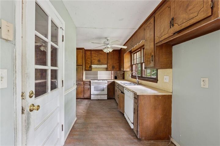 Property Photo: 10195 Westview Drive SW GA 30014