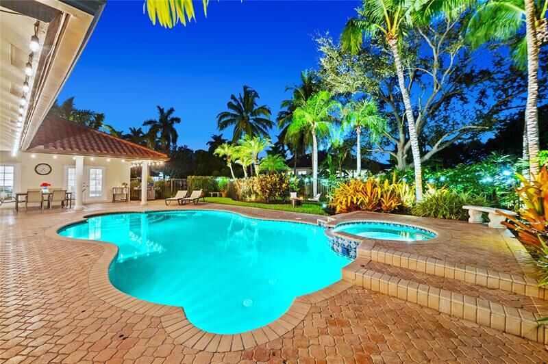 Property Photo:  13841 Alexandria Ct  FL 33325 