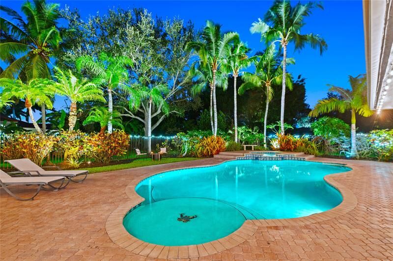 Property Photo: 13841 Alexandria Ct FL 33325