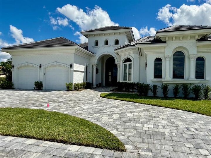 Property Photo: 128 SE Rio Angelica FL 34984