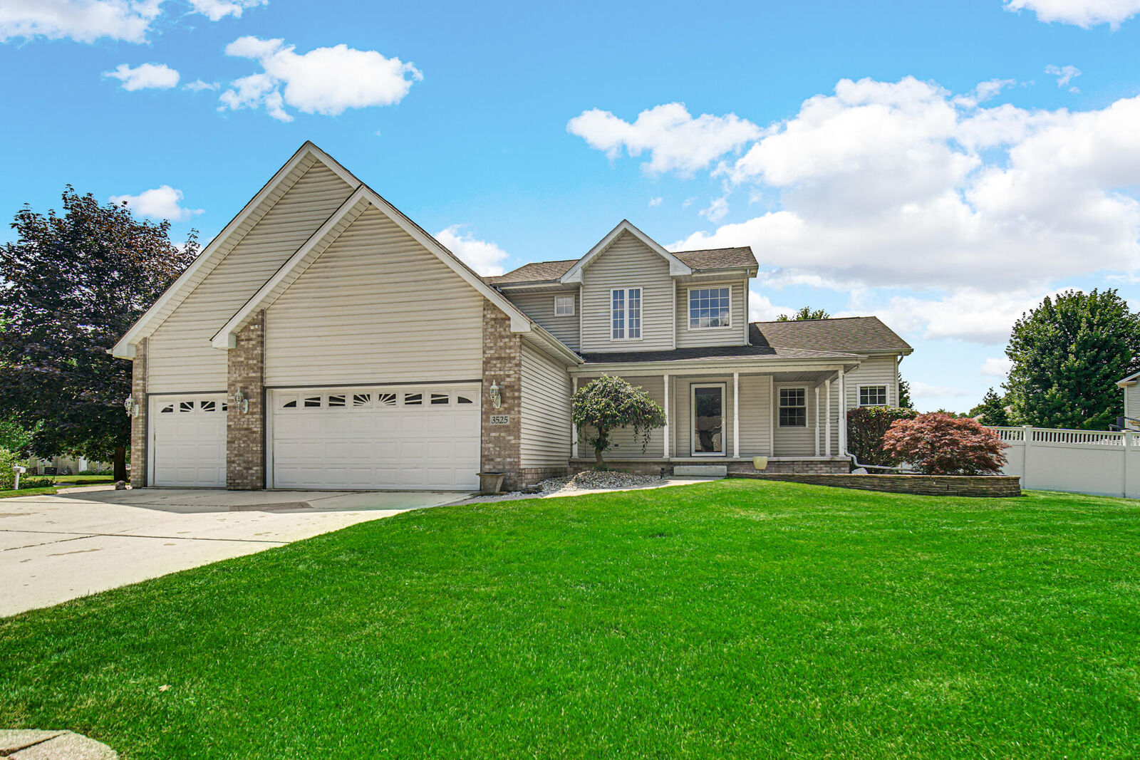 Property Photo: 3525 Drivers Way IN 46304