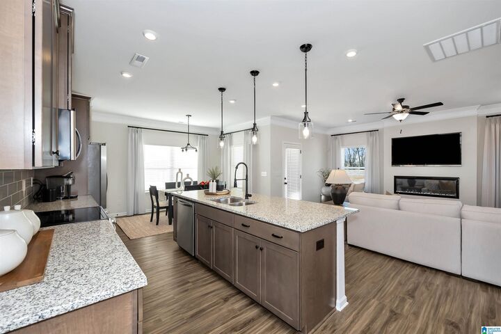 Property Photo:  5481 Headwinds Lane  AL 35022 