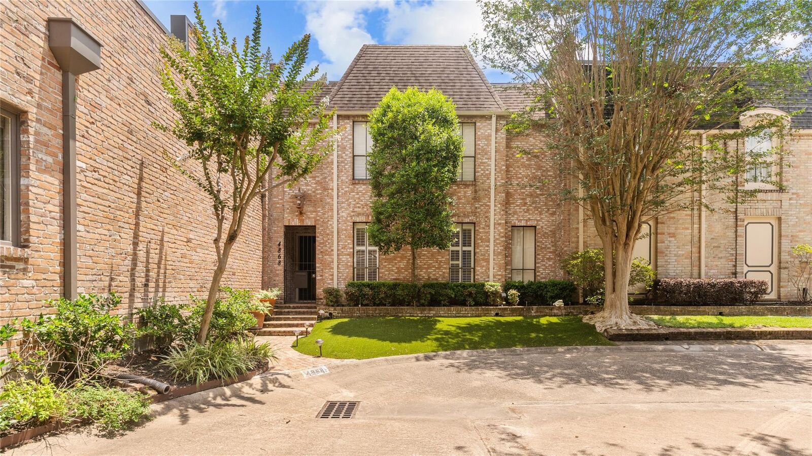 Property Photo:  4868 Post Oak Timber Drive  TX 77056 