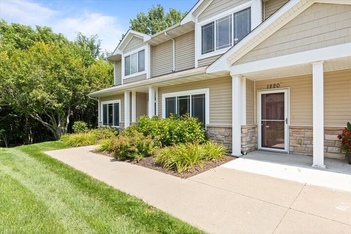 Property Photo:  1220 NE 8th Lane  IA 50021 
