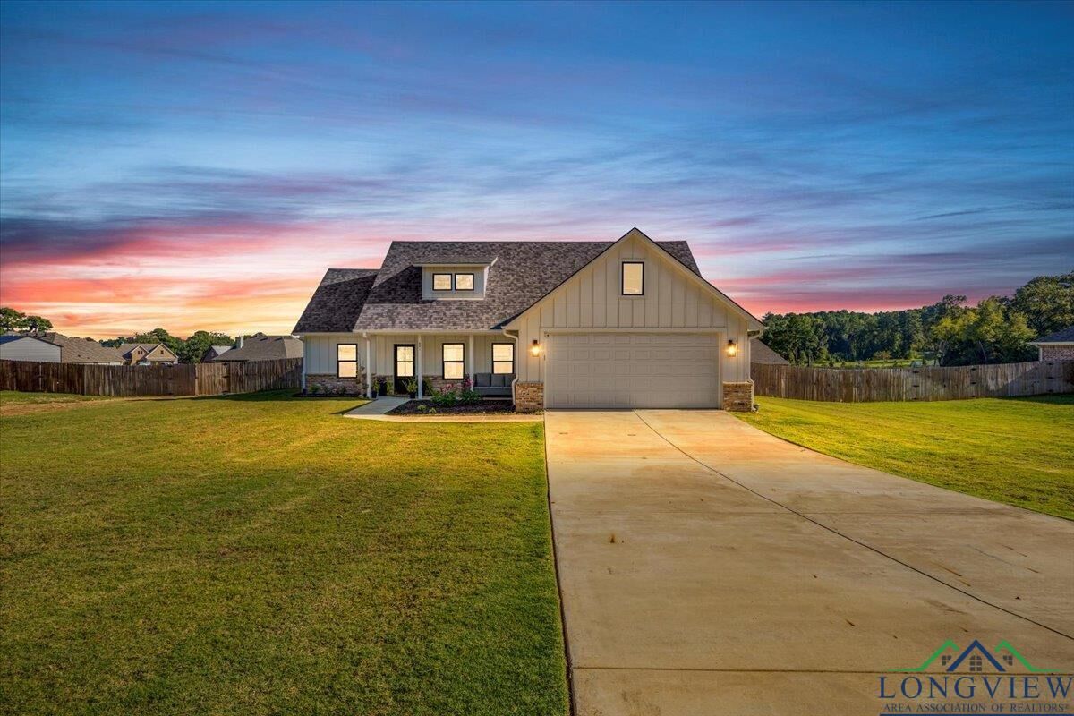 Property Photo: 681 Peavine Road TX 75662